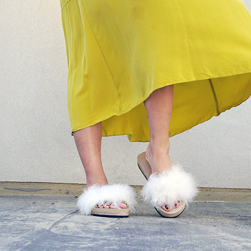 Travel blogger went to Lake Como with our sandals, Just a little bit north of Milan 🇮🇹