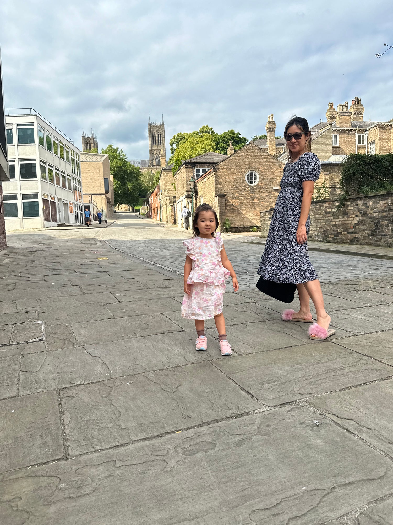 Designer Saya's Family trip to England